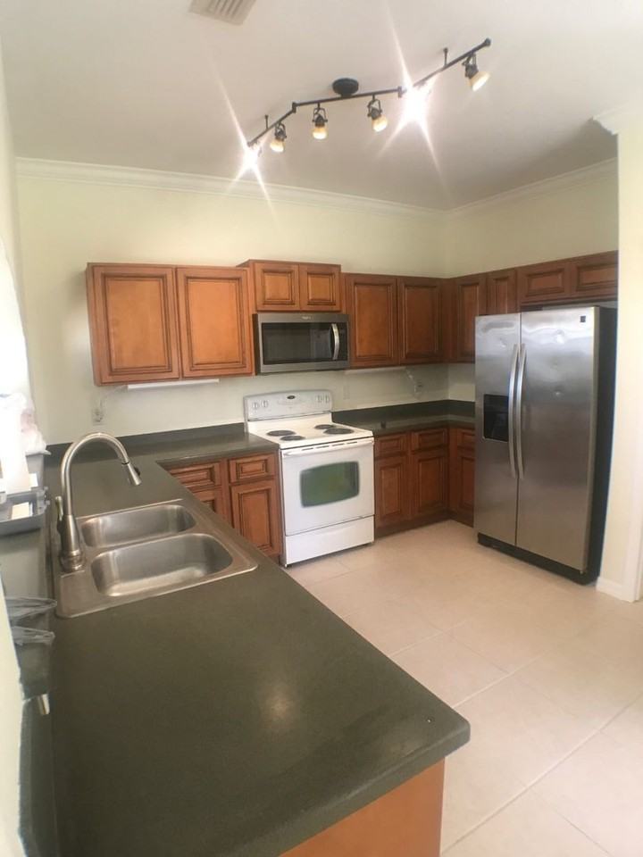 2992 Sequoyah Drive - Photo 2 of 21