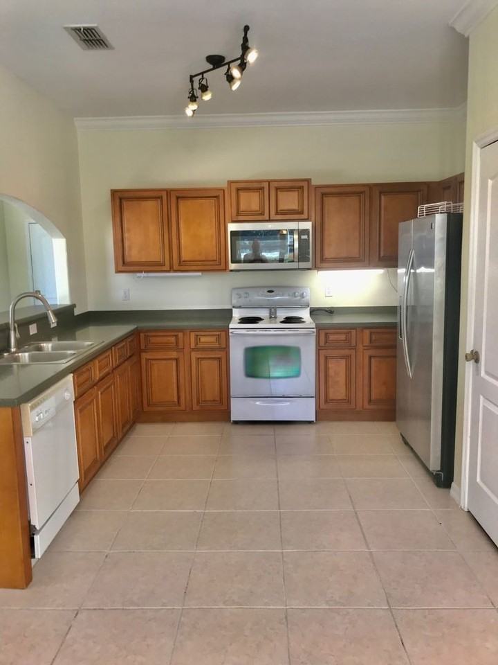 2992 Sequoyah Drive - Photo 3 of 21