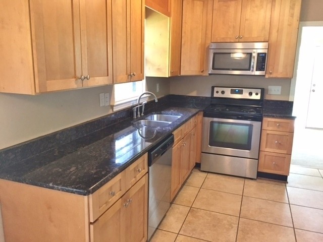 1480 Holly Ln Ne - Photo 2 of 12