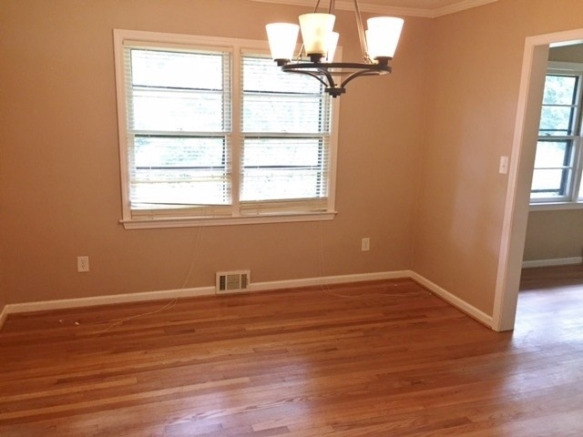 1480 Holly Ln Ne - Photo 4 of 12