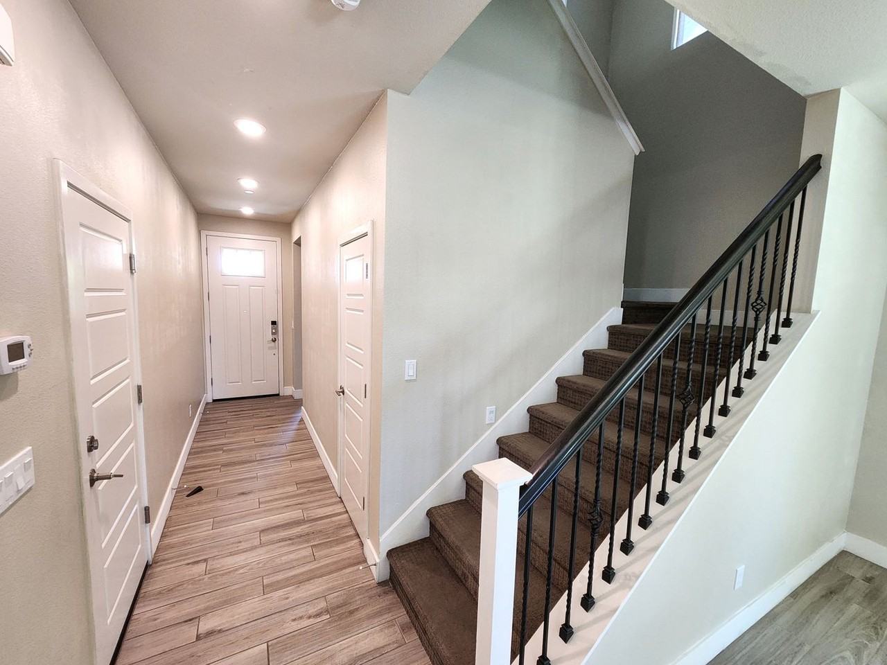 4549 Maple Crest St - Photo 2 of 34