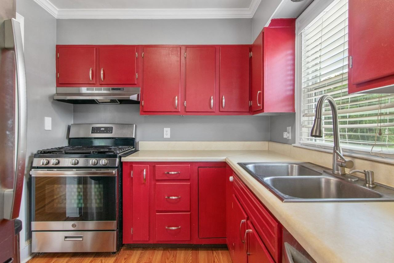 407 Robertson St - Photo 7 of 24