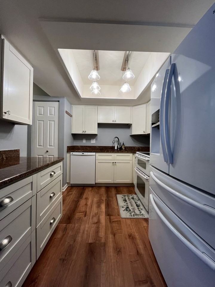 1131 Steven Patrick Ave - Photo 3 of 16