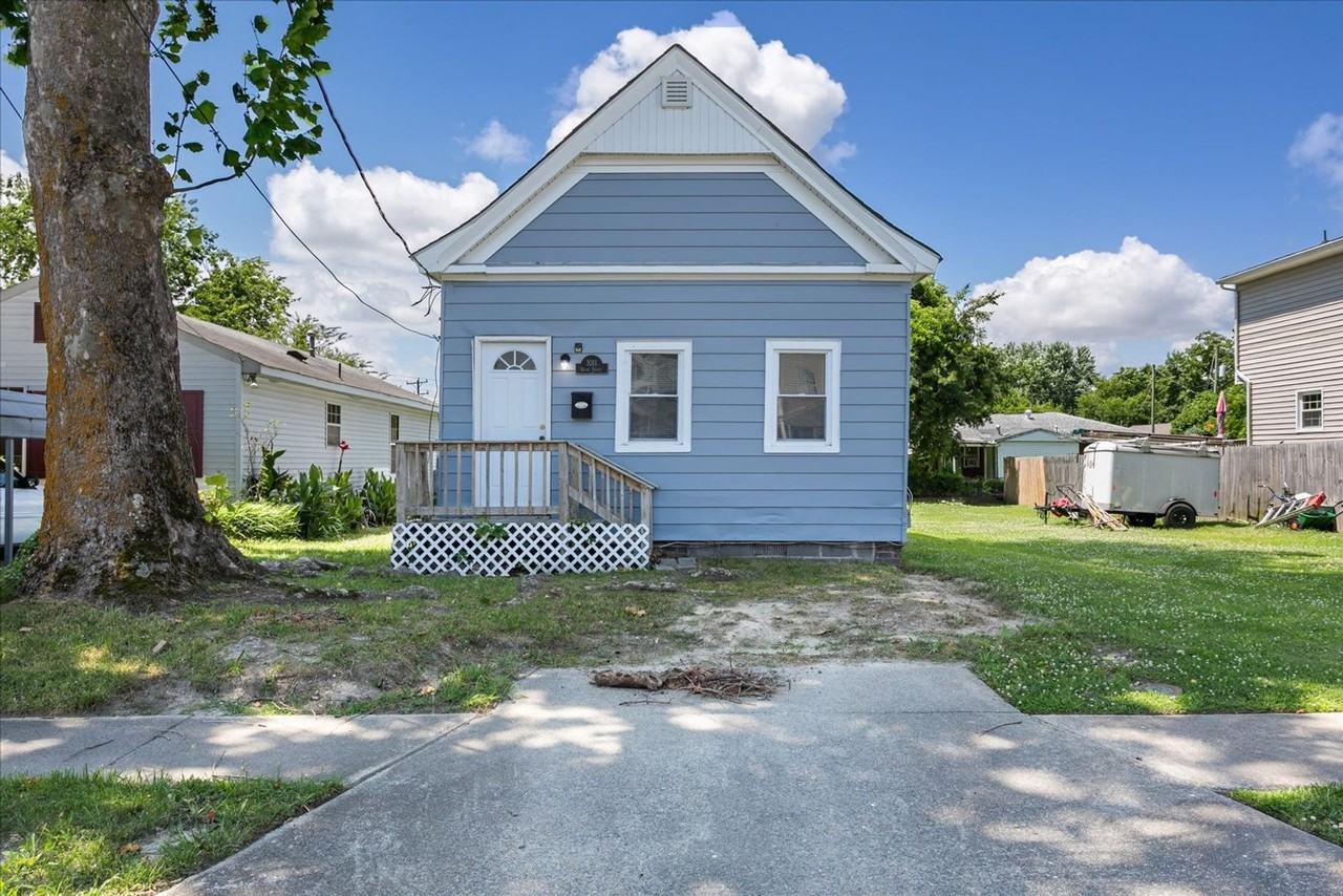 1011 Quash St - Photo 2 of 21