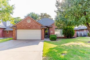 211 Oakdale Dr - Photo 1 of 1
