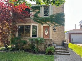 featured image of 6122 N Drake Ave