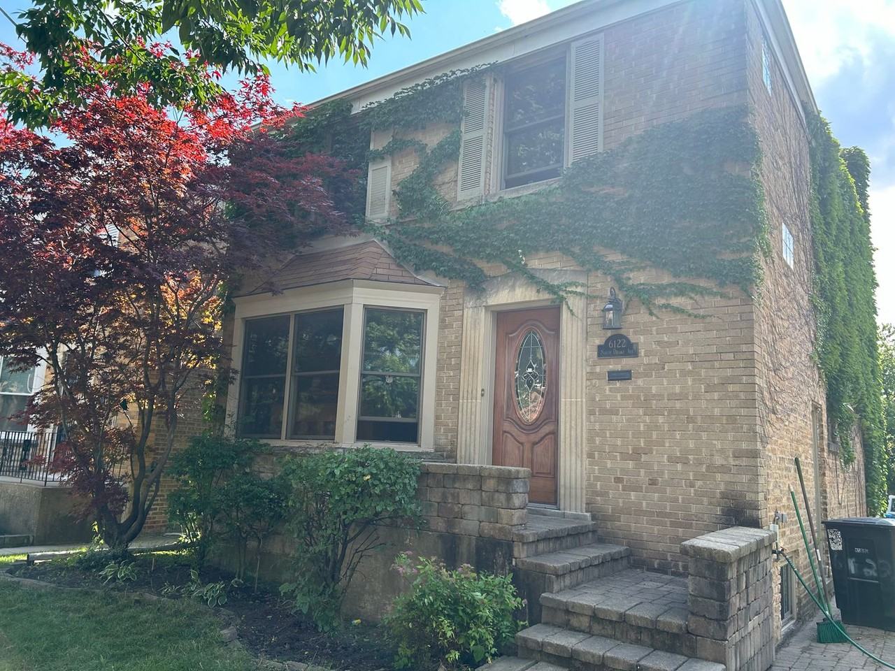6122 N Drake Ave - Photo 2 of 30