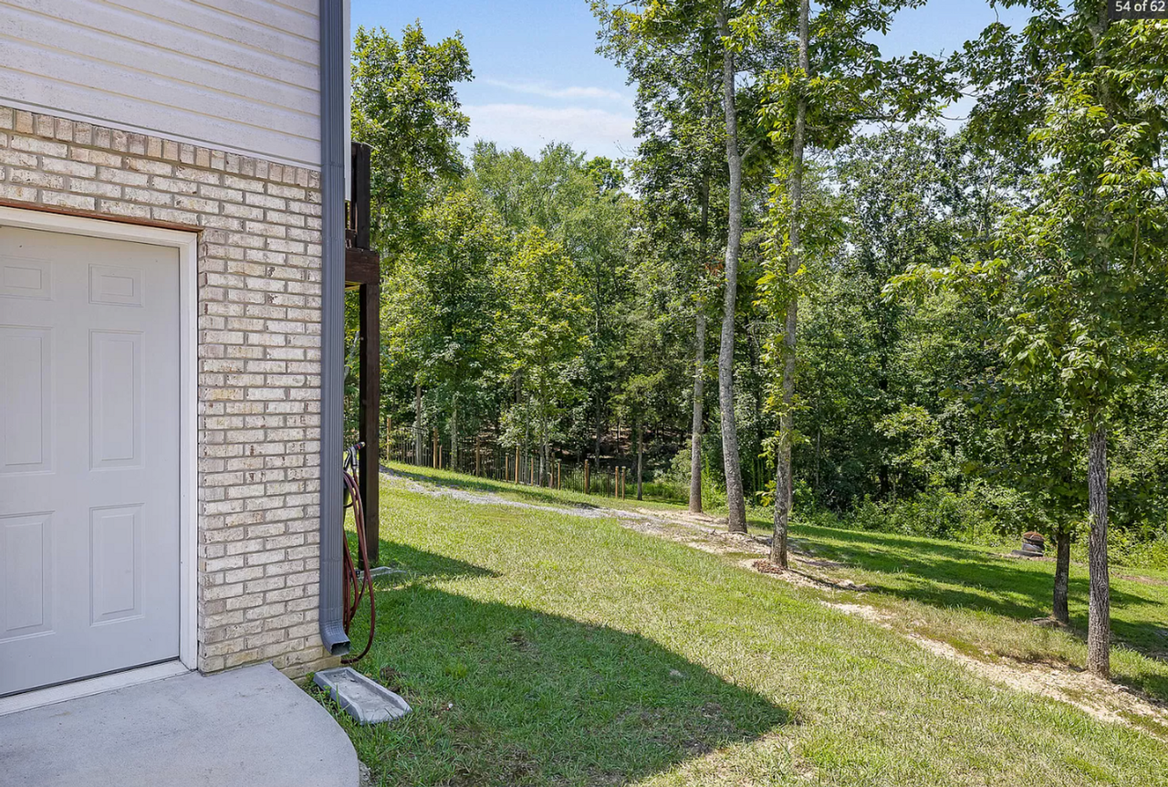 7287 Ron Rd - Photo 3 of 23