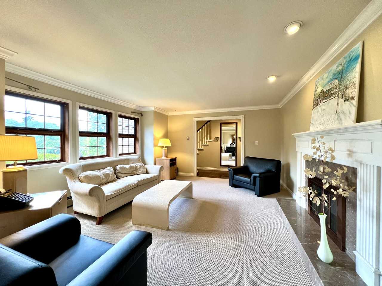 17302 29 Avenue - Photo 5 of 23