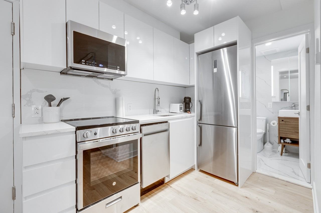 1757 St Denis - Photo 3 of 7