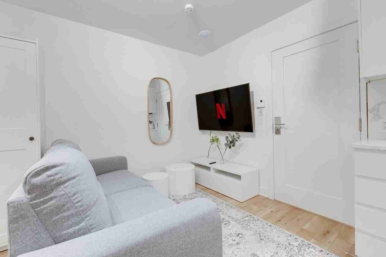 1757 St Denis - Photo 4 of 7