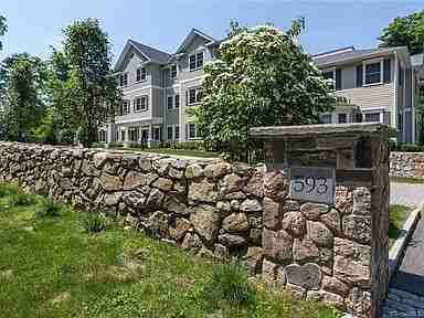 593 Main St #201 - Photo 2 of 10