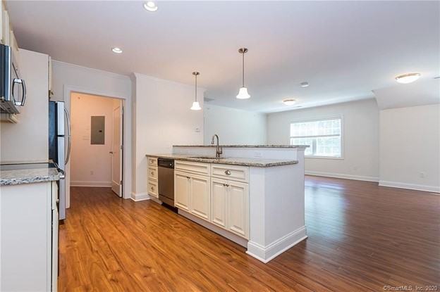 593 Main St #201 - Photo 3 of 10