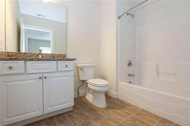 593 Main St #201 - Photo 7 of 10