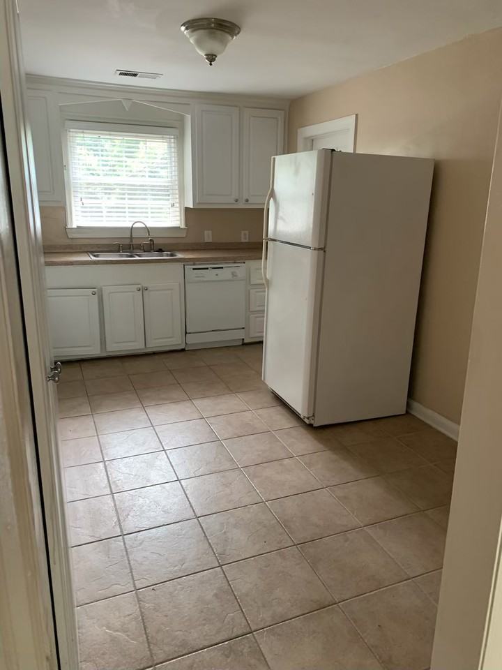 121 S Harden St #2 - Photo 2 of 7