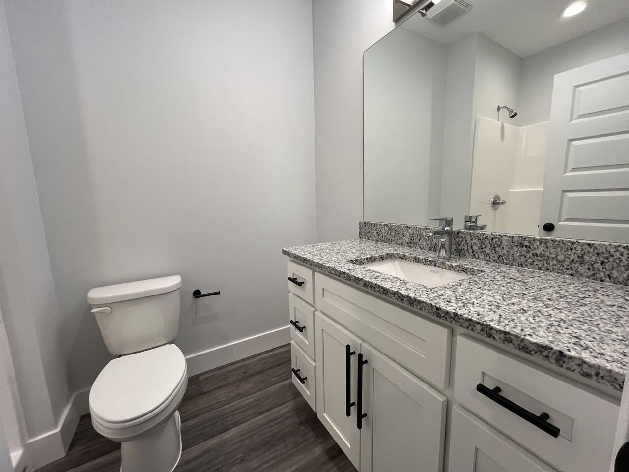 450 Nw Lake City Ave #101 - Photo 7 of 15