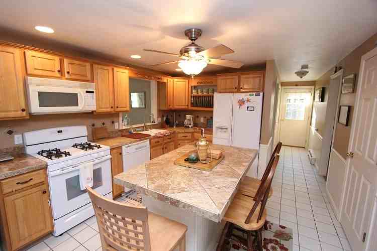 18 Great Hill Rd #NA - Photo 3 of 12