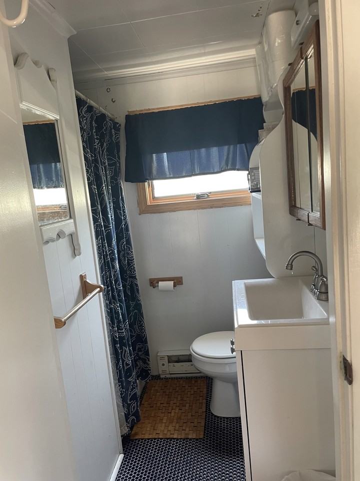 174 N Shore Blvd  Quarterboard 3 *winter Rental #NA - Photo 6 of 11