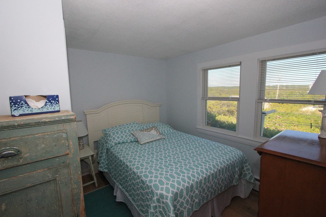 113 N Shore Blvd - Photo 6 of 11