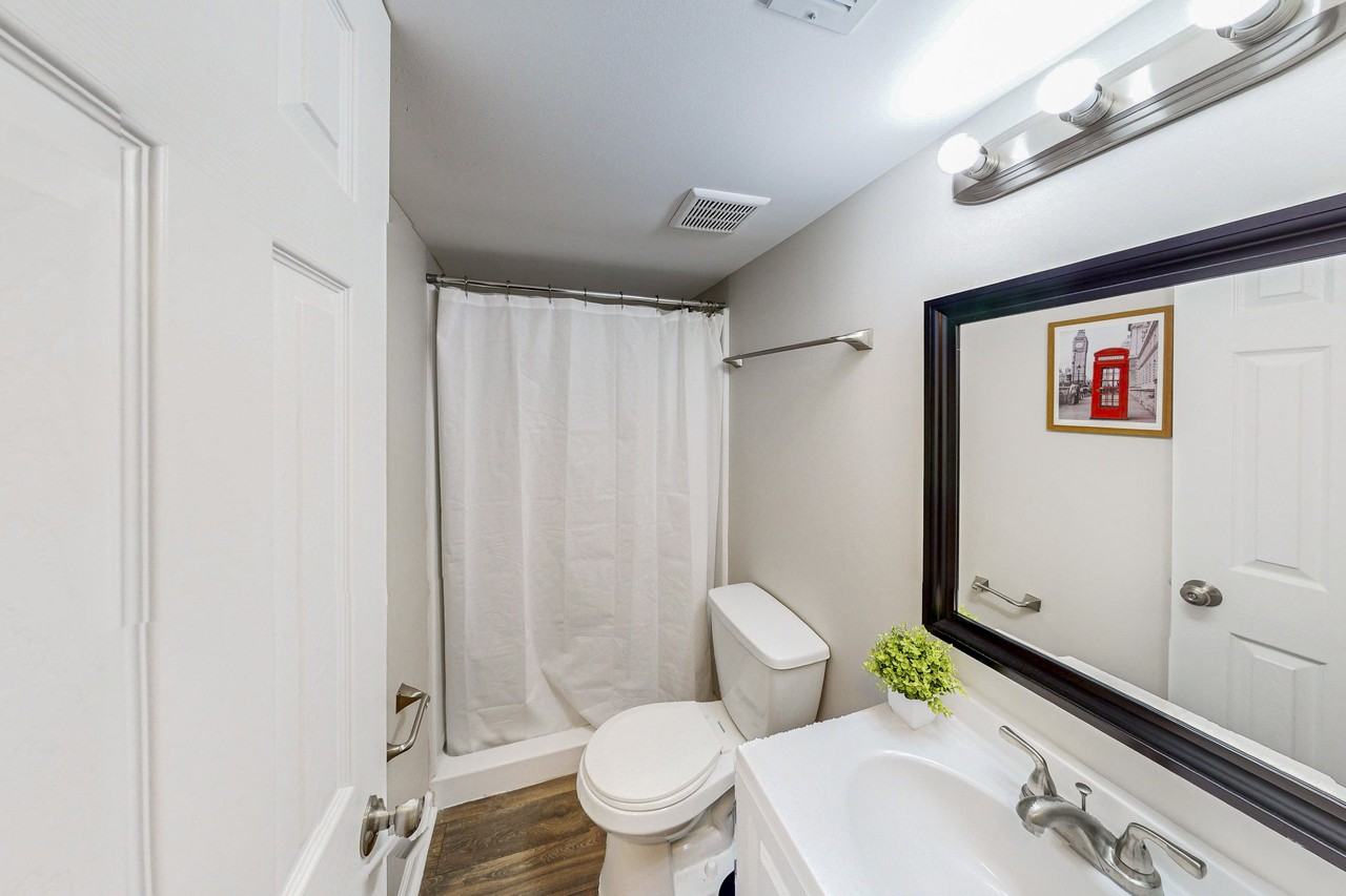 Robert E Lee Pkwy - Photo 3 of 11