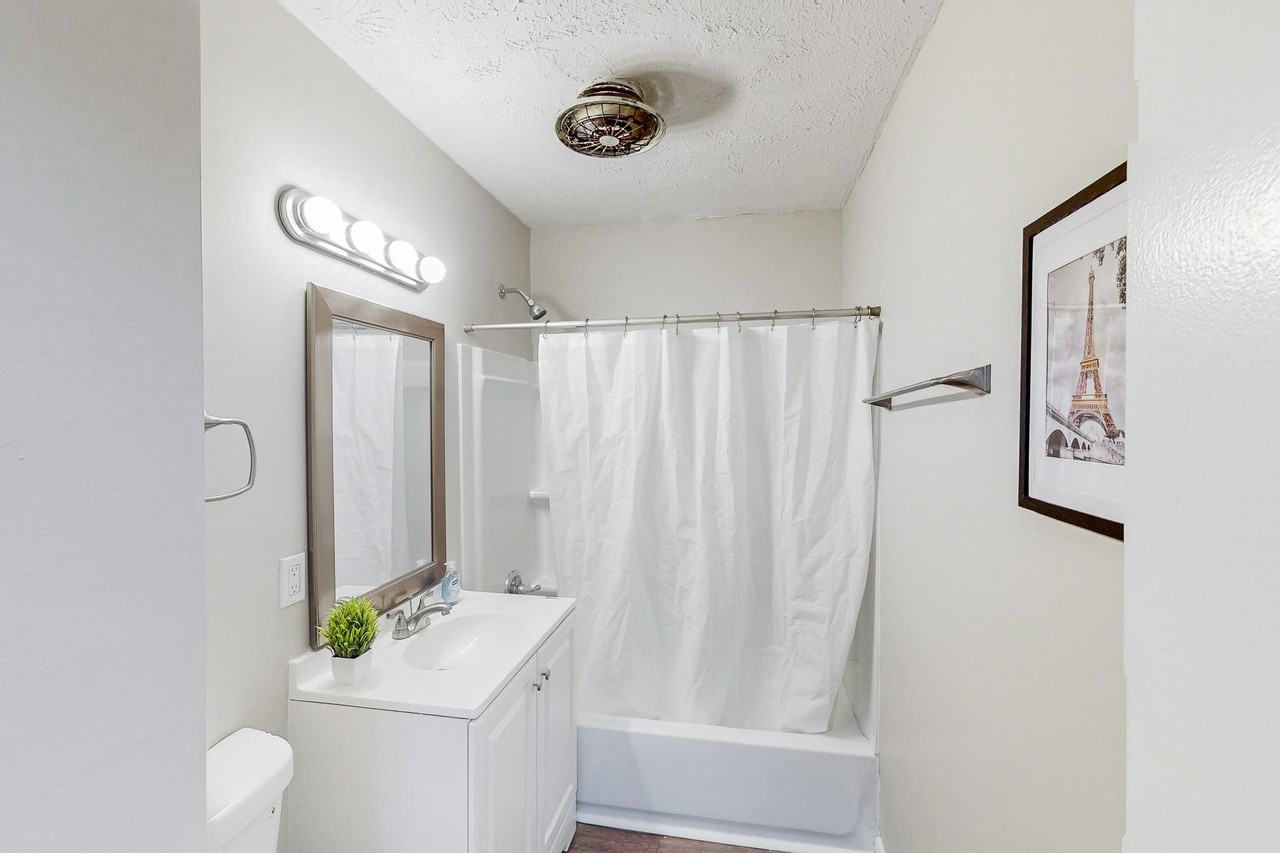 Robert E Lee Pkwy - Photo 5 of 11