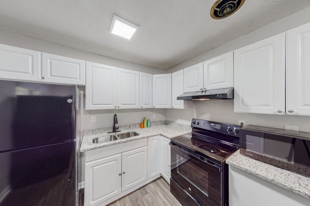 Robert E Lee Pkwy - Photo 6 of 11