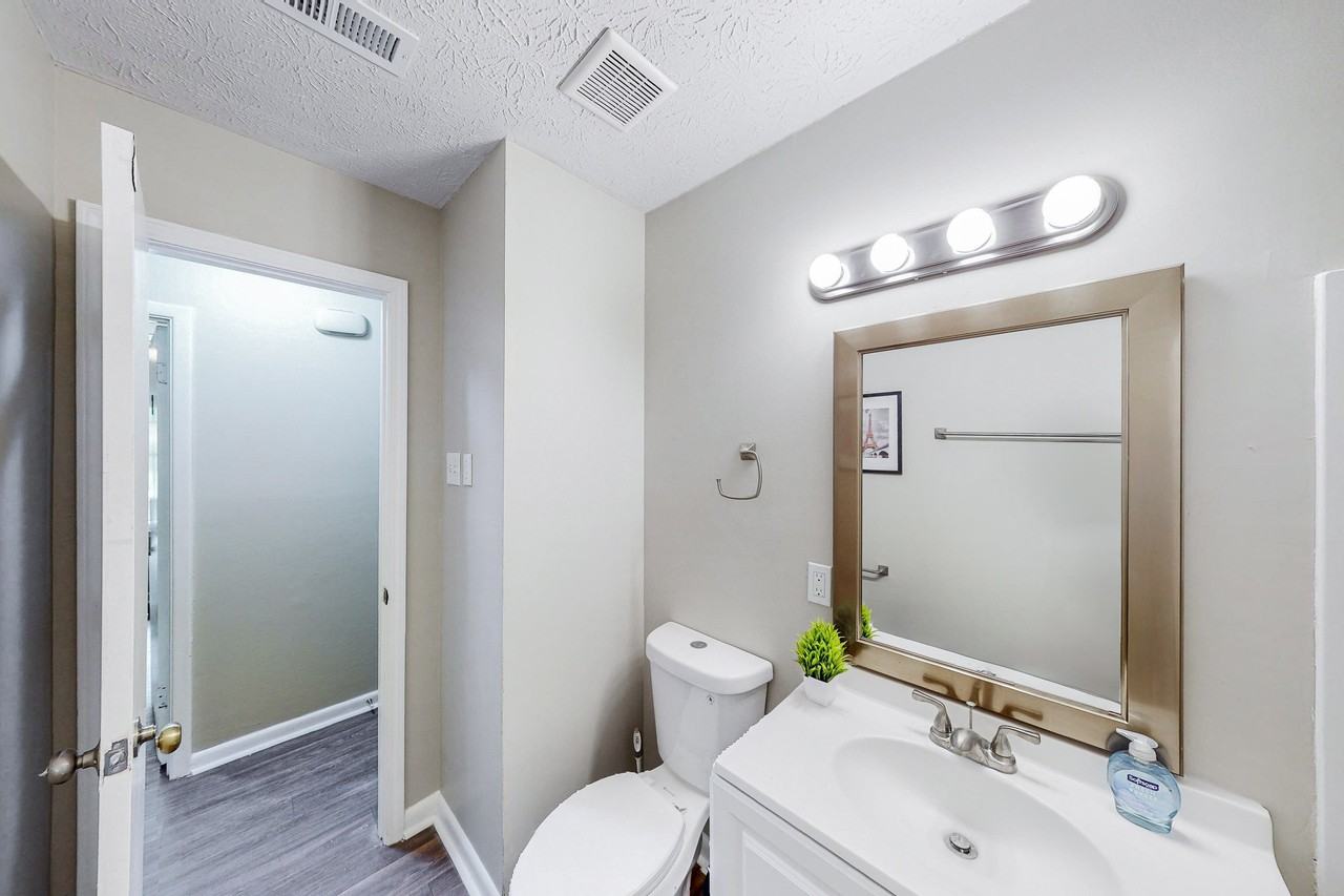 Robert E Lee Pkwy - Photo 7 of 11