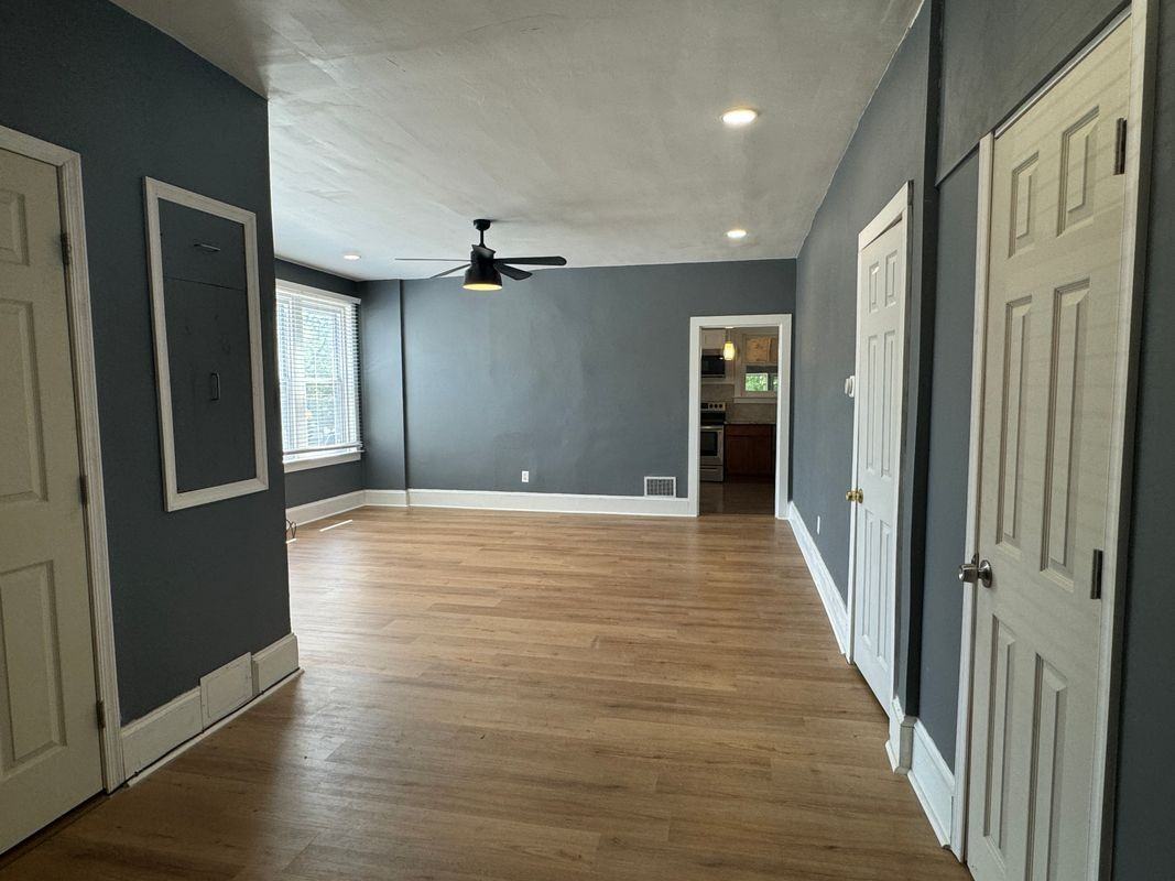 2001 W 9th St - Photo 3 of 10