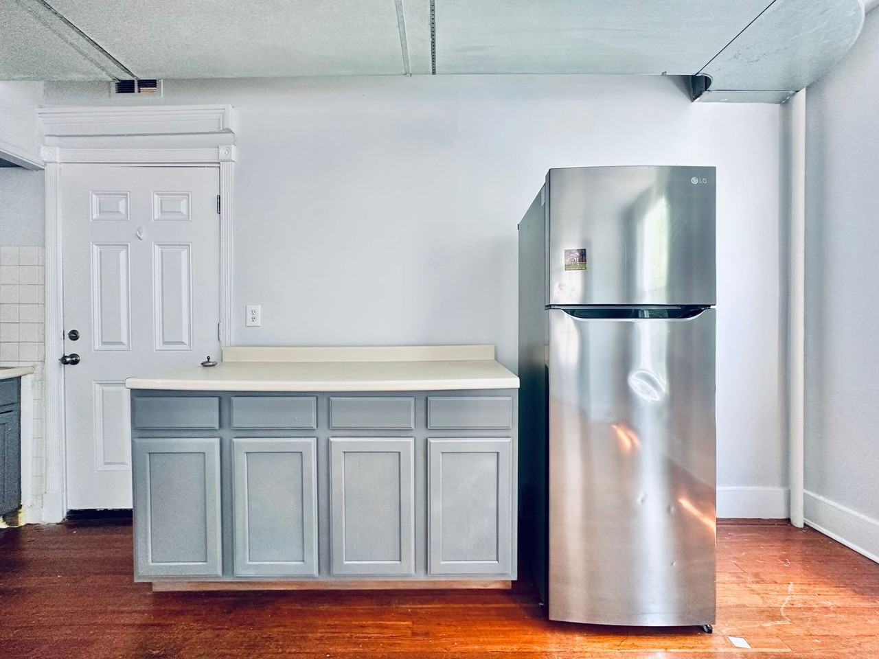 271 Crown Street - Photo 4 of 19