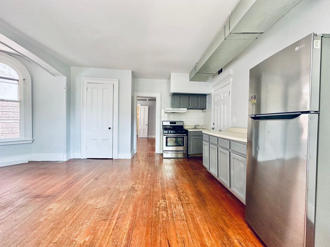 271 Crown Street - Photo 5 of 19