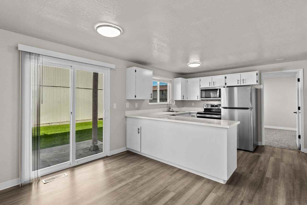 Twenty Westgate Apartments - Photo 7 of 19