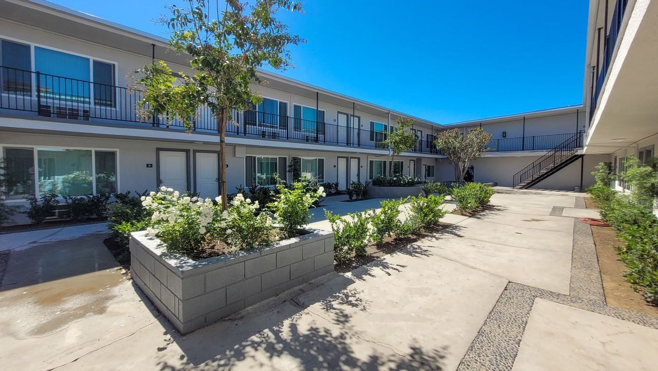 Rosemead Blvd. Apartments - Photo 2 of 5
