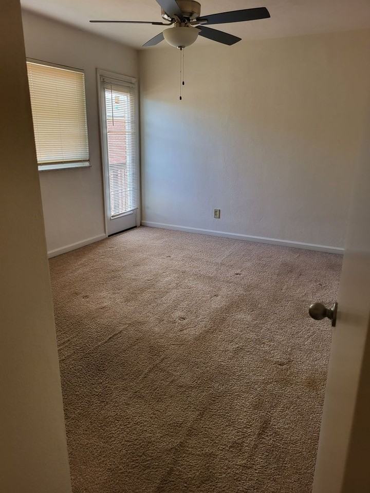 Yorktowne Apartments - Photo 5 of 9