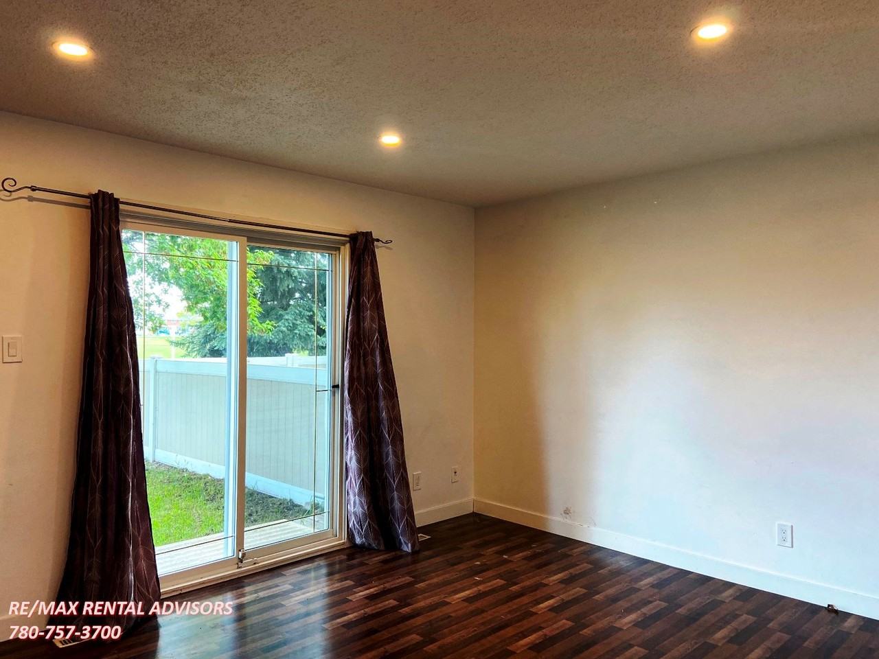 7719 37 Ave Nw - Photo 3 of 15