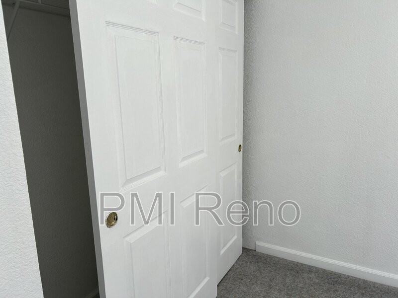 9210 Gulf Stream Ct - Photo 3 of 19