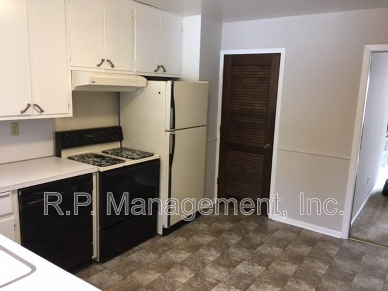 2289 Hillside Ave - Photo 2 of 20