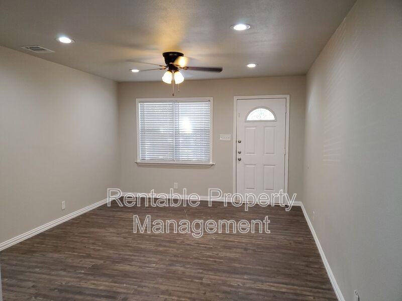 8012 Chaparral Dr - Photo 3 of 19