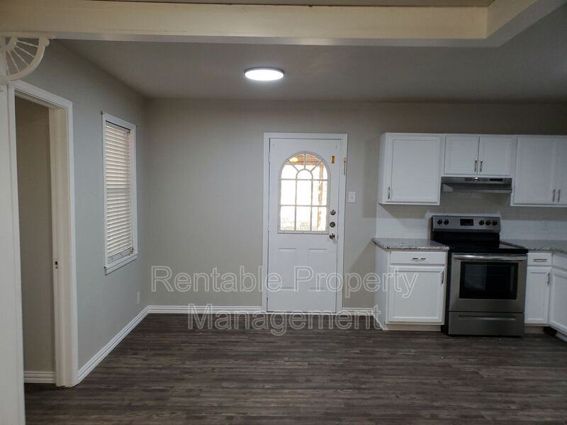 8012 Chaparral Dr - Photo 4 of 19