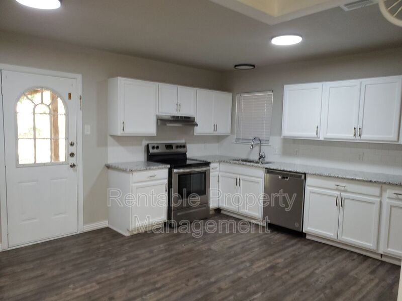 8012 Chaparral Dr - Photo 5 of 19