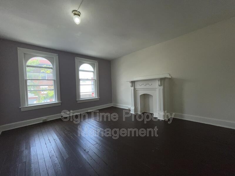 111 E Washington St - Photo 2 of 14