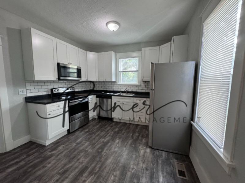133 S Lincoln St #2 - Photo 4 of 9