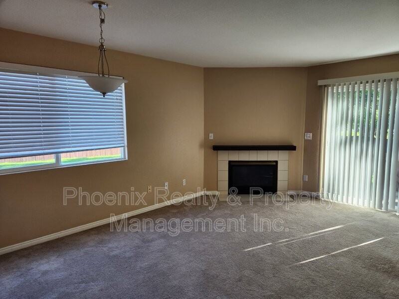 1209 Warrior Way - Photo 4 of 18