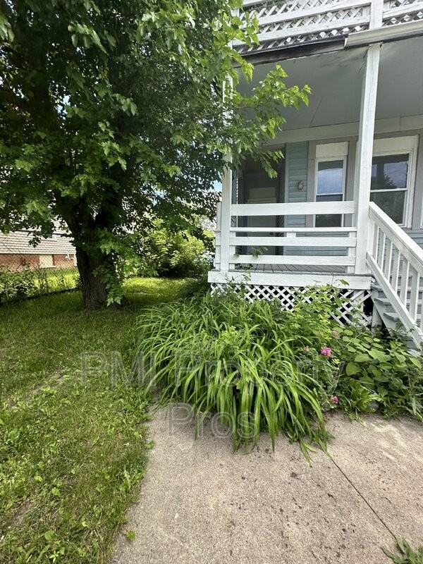 2111 N 34th St - Photo 2 of 15