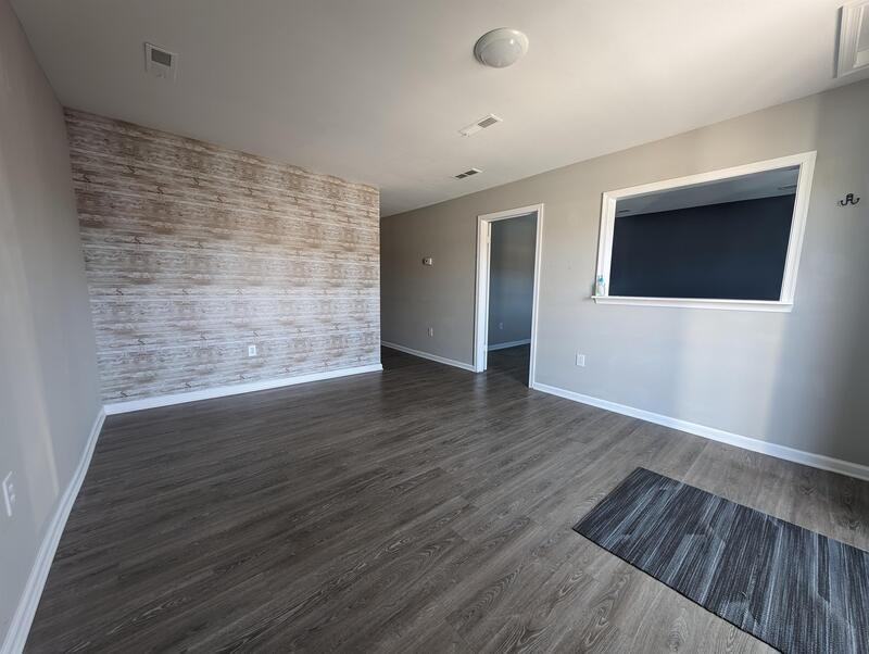 610 S Market St - Photo 2 of 12