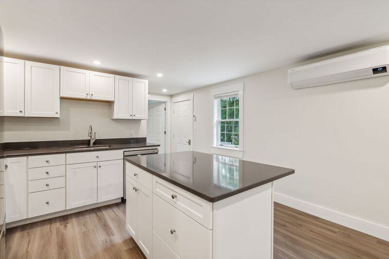 1393 Portland Rd - Photo 4 of 20