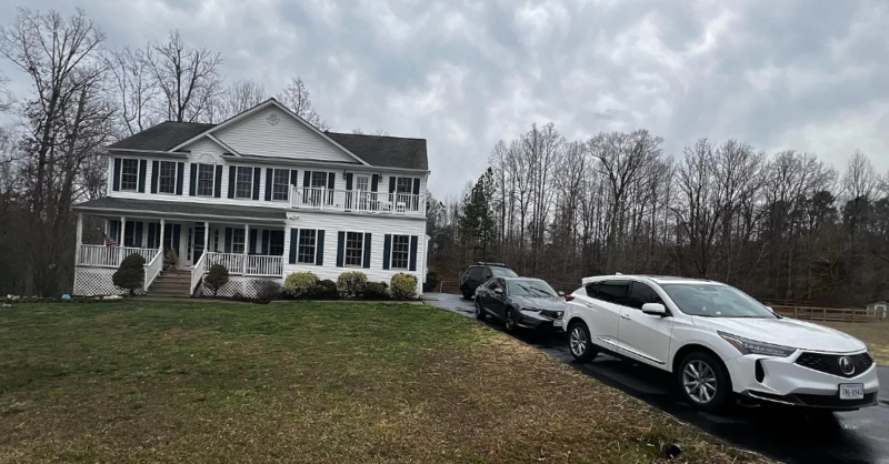 28 Tracey Ln - Photo 2 of 10