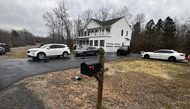 28 Tracey Ln - Photo 3 of 10