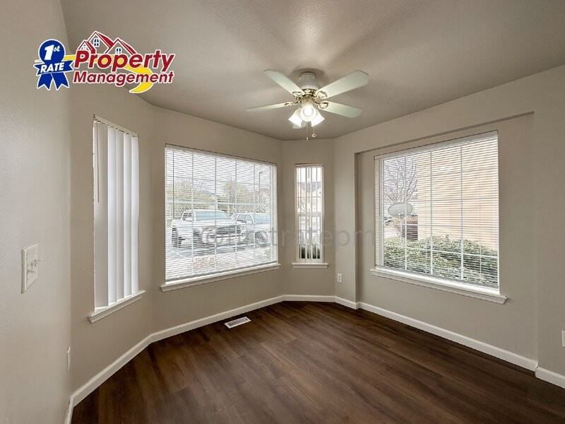 10122 W Garverdale Ln #202 - Photo 4 of 22