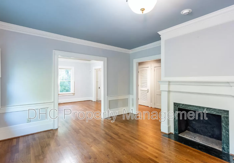 1205 Clifton Rd Ne - Photo 2 of 32