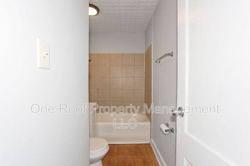 3225 E 8th St #2E - Photo 6 of 18